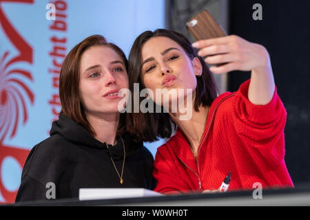 Lena Meyer-Landrut Autogrammstunde mit zu Ihrem Albumstart "seulement l'amour, l"'im ALEXA Berlin / 090419 Banque D'Images
