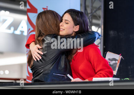 Lena Meyer-Landrut Autogrammstunde mit zu Ihrem Albumstart "seulement l'amour, l"'im ALEXA Berlin / 090419 Banque D'Images