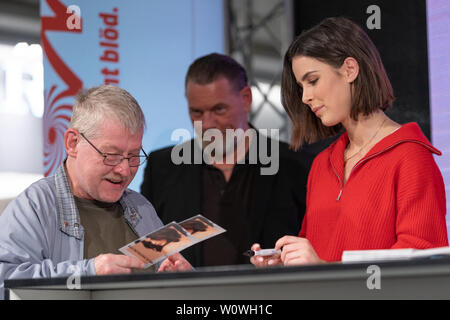 Lena Meyer-Landrut Autogrammstunde mit zu Ihrem Albumstart "seulement l'amour, l"'im ALEXA Berlin / 090419 Banque D'Images