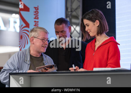 Lena Meyer-Landrut Autogrammstunde mit zu Ihrem Albumstart "seulement l'amour, l"'im ALEXA Berlin / 090419 Banque D'Images
