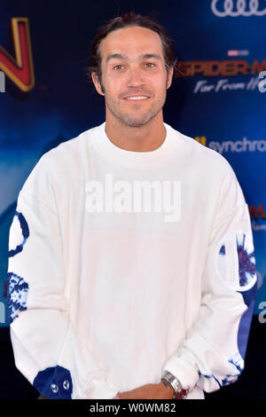 Los Angeles, USA. 26 Juin, 2019. Pete Wentz (Fall Out Boy) lors de la première mondiale du film 'Spider-Man : loin de la maison" au théâtre chinois de Grauman. Los Angeles, 26.06.2019 | Conditions de crédit dans le monde entier : dpa/Alamy Live News Banque D'Images