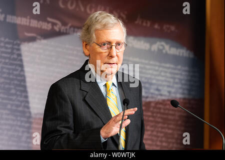 Washington, United States. 27 Juin, 2019. Le chef de la majorité au Sénat Mitch McConnell (R-KY) lors d'une conférence de presse au Capitole à Washington, DC. Credit : SOPA/Alamy Images Limited Live News Banque D'Images