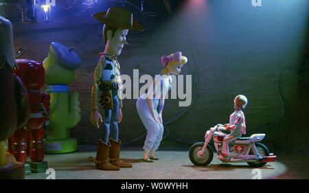 Toy Story 4 est une animation par ordinateur 3D comédie film produit par Pixar Animation Studios de Walt Disney Pictures. C'est le quatrième opus de la série Toy Story de Pixar. Cette photographie est fourni pour un usage éditorial uniquement et est l'auteur du film company et/ou de l'espace attribué par le photographe ou film société de production. Banque D'Images