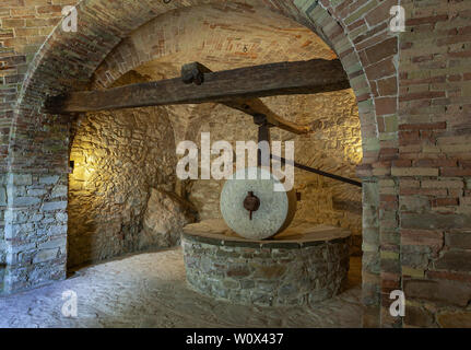 Ancien moulin à huile en pierre Banque D'Images