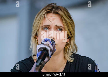 Glastonbury Festival, Pilton, Somerset, Royaume-Uni. 28 Juin, 2019. De l'autre effectue MØ étape à Glastonbury Festival 2019 le vendredi 28 juin 2019 à Digne ferme, Pilton. La chanteuse/compositrice électro-pop Danoise Karen Marie Aagaard Andersen Ørsted. Photo par : Julie Edwards/Alamy Live News Banque D'Images