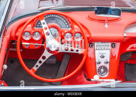 Vieux classique intérieur Chevrolet Corvette Banque D'Images