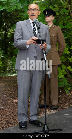 Bulford, Wiltshire, Royaume-Uni. 28 juin 2019. Dignitaires et invités étaient présents à l'inauguration d'un signe du patrimoine a commandé par le gouvernement néo-zélandais pour commémorer le centenaire depuis l'achèvement de l'Bulford Kiwi et en reconnaissance de la Néo-Zélandais basé au camp de toile de 1914 à 1919. Sur la photo : Rt Hon Sir Jerry Mateparae GNZM QSO, le Haut Commissaire pour la Nouvelle-Zélande. Crédit : Peter Manning/Alamy Live News Banque D'Images