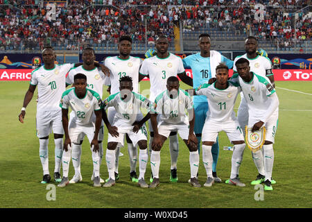 (190628) -- LE CAIRE, Juin 28, 2019 (Xinhua) -- Les joueurs du Sénégal posent pour des photos lors de la coupe d'Afrique des Nations 2019 groupe C match entre le Sénégal et l'Algérie au Caire, Égypte, le 27 juin 2019. L'Algérie a gagné 1-0. (Xinhua/Wang Teng) Banque D'Images