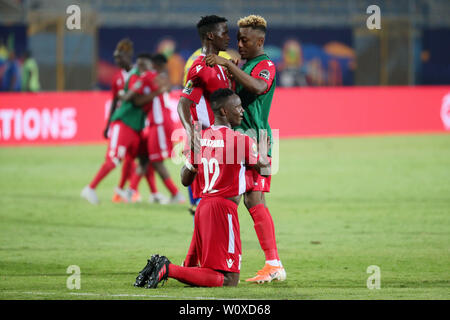 (190628) -- LE CAIRE, Juin 28, 2019 (Xinhua) -- Les joueurs du Kenya célèbrent la victoire lors de la coupe d'Afrique des Nations 2019 groupe C match entre le Kenya et la Tanzanie, au Caire, Égypte, le 27 juin 2019. Le Kenya a gagné 3-2. (Xinhua/Wang Teng) Banque D'Images