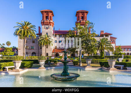 L'Hôtel Alcazar construit par Henry Flagler et ouvert en 1888 est actuellement le Musée Lightner à St Augustine en Floride Banque D'Images