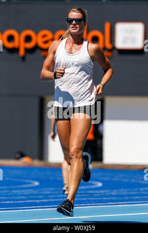 ARNHEM , 27-06-2019 , Formation , Centre Papendal Dafne Schippers pendant les 4 x 100 m relais formation de l'équipe Hollandaise Banque D'Images