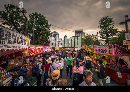 Tokyo - le 18 mai 2019 : Sanja Matsuri Festival la foule au temple Sensoji à Asakusa, Tokyo, Japon Banque D'Images