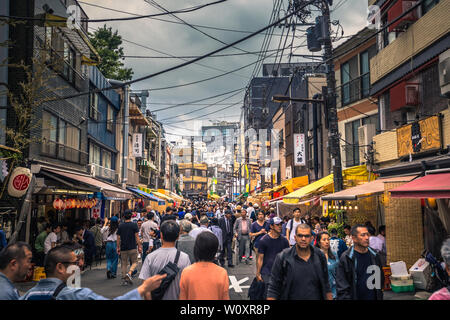 Tokyo - le 18 mai 2019 : Sanja Matsuri Festival foule à Asakusa, Tokyo, Japon Banque D'Images