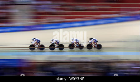 La Grande-Bretagne (gauche-droite) Josie Chevalier, Megan Barker, Jenny Holl et Jessica Roberts sur leur façon de prendre la médaille d'argent à la poursuite féminine au vélodrome de Minsk, au cours de la huitième journée de l'European Games 2019 à Minsk. Banque D'Images