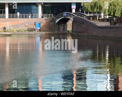 Canal de Worcester, Birmingham Broad st area Banque D'Images