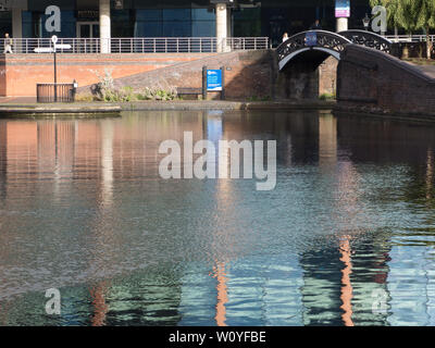 Canal de Worcester, Birmingham Broad st area Banque D'Images