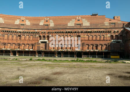 NUREMBERG, ALLEMAGNE - 13 juin 2019 : cour intérieure de la salle des congrès (Kongresshalle) dans le cadre de l'ancien parti Nazi rally motifs. (Reichspartei  = Banque D'Images