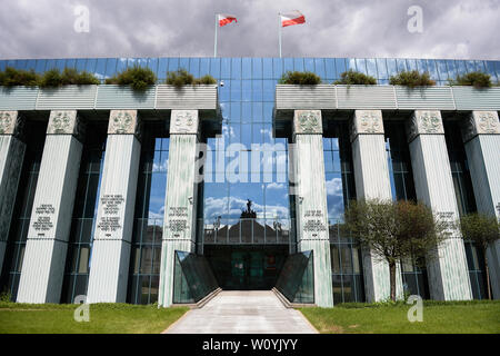 Vue de la Cour suprême de Pologne.lundi dernier, le CJE a jugé que la Pologne est dans l'abaissement de l'âge de la retraite pour les juges de la Cour suprême viole le droit de l'Union européenne. L'avocat général à la Cour de Justice européenne, a publié une déclaration disant qu'une nouvelle chambre disciplinaire de la Cour suprême, et ne fera pas un système judiciaire plus indépendant selon le droit de l'UE. Banque D'Images