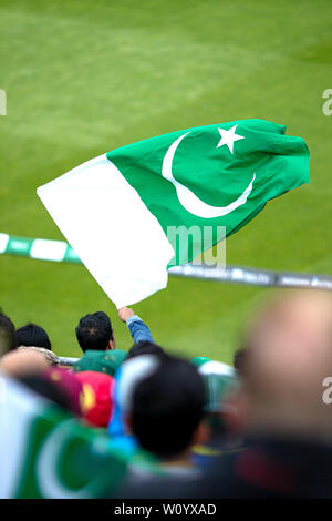 26 Juin, 2019 - Le Pakistan les partisans de passion soutenir leur équipe contre la Nouvelle-Zélande à Birminghan Edgebaston, pendant la Coupe du Monde de la CCI 2019 Banque D'Images