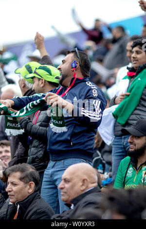 26 Juin, 2019 - Le Pakistan les partisans de passion soutenir leur équipe contre la Nouvelle-Zélande à Birminghan Edgebaston, pendant la Coupe du Monde de la CCI 2019 Banque D'Images