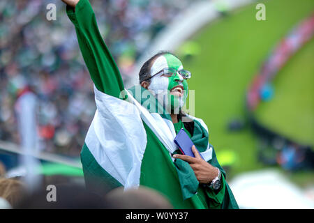 26 Juin, 2019 - Le Pakistan les partisans de passion soutenir leur équipe contre la Nouvelle-Zélande à Birminghan Edgebaston, pendant la Coupe du Monde de la CCI 2019 Banque D'Images