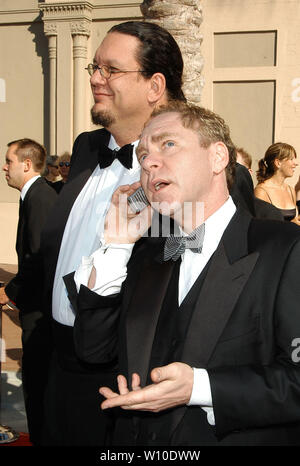 Penn & Teller en 2004 Creative Arts Primetime Emmy Awards - Arrivals tenue au Shrine Auditorium à Los Angeles, CA. L'événement a eu lieu le dimanche 12 septembre 2004. Photo par : SBM / PictureLux - Tous droits réservés - N° de référence du fichier SBMPLX 33790-6761 Banque D'Images