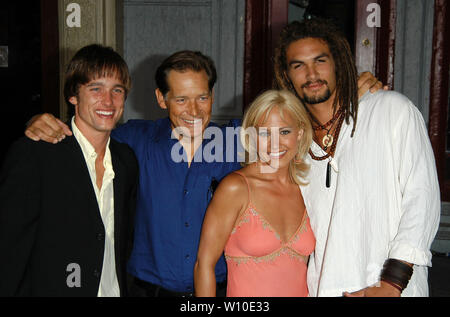 'Côte-Nord' Cast - Jay Kenneth Johnson, James Remar, Nikki De Loach & Jason Momoa à l'été 2004 Partyat All-Star TCA Fox Fox Studios à Los Angeles, CA. L'événement a eu lieu le mardi 13 juillet, 2004. Photo par : SBM / PictureLux - Tous droits réservés - N° de référence du fichier SBMPLX 33790-6686 Banque D'Images