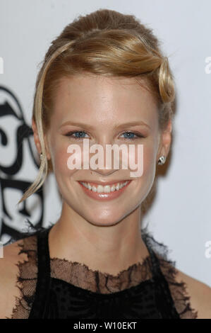 January Jones à la 16e Conférence annuelle de l'Carousel of Hope gala tenu à l'hôtel Beverly Hilton à Beverly Hills, CA. L'événement a eu lieu le samedi 23 octobre, 2004. Photo par : SBM / PictureLux - Tous droits réservés - N° de référence du fichier SBMPLX 33790-6160 Banque D'Images