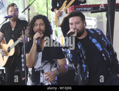 28 juin 2019.Dan Smyers, Shay Mooney de Dan Shay à effectuer une série de concerts de Citi sur aujourd'Showin New York le 28 juin 2019:RW/MediaPunch Crédit Banque D'Images