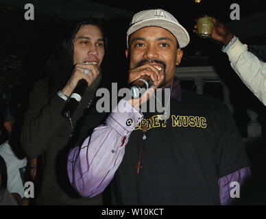 Taboo et Apl.de.AP des Black Eyed Peas à l'Apl de Black Eyed Peas.de.AP Anniversaire Bash-Party tenue au Loft/Les Highlands à Hollywood, CA. L'événement a eu lieu le lundi 28 novembre, 2005. Photo par : SBM / PictureLux - Tous droits réservés - N° de référence du fichier SBMPLX 33790-5274 Banque D'Images