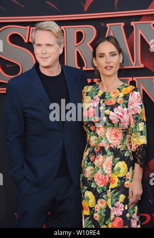 Santa Monica, CA. 28 Juin, 2019. Cary Elwes, Lisa Marie Kubikoff aux arrivées pour STRANGER THINGS 3 Premiere Saison sur Netflix, Santa Monica High School - Barnum Hall, Santa Monica, CA, le 28 juin 2019. Credit : Elizabeth Goodenough/Everett Collection/Alamy Live News Banque D'Images