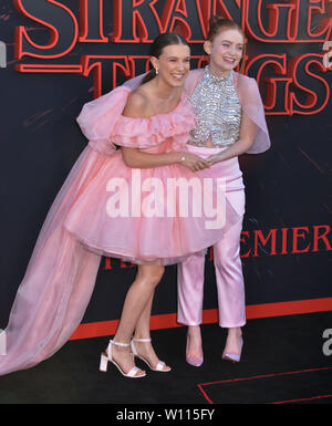 Los Angeles, USA. 28 Juin, 2019. Millie Bobby Brown, Sadie évier 026 assister à la première mondiale de la 'Stranger Netflix choses' Saison 3 le 28 juin 2019 à Santa Monica, en Californie. Credit : Tsuni / USA/Alamy Live News Banque D'Images