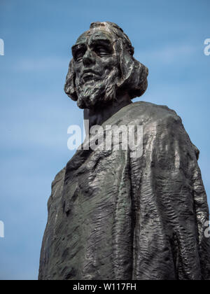 Prague, République Tchèque - 9 juin 2019 : Détail de Jan Hus mistra Pomnik Memorial Jana Husa sur la place de la vieille ville. Monument fait par Ladislav Saloun en 1915. Banque D'Images