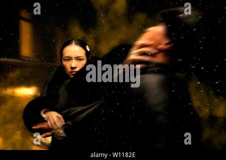 ZHANG ZIYI DANS LE GRAND MAÎTRE (2013) -Titre original : YI DAI ZONG SHI-. Credit : ANNAPURNA PHOTOS / Album Banque D'Images