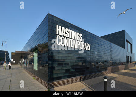 Le Hastings Contemporary Art Gallery, Vieille Ville, Hastings, East Sussex, England, UK Banque D'Images