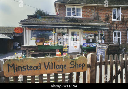 Boutique village Minstead, Hampshire, England, UK. Circa 1990 Banque D'Images