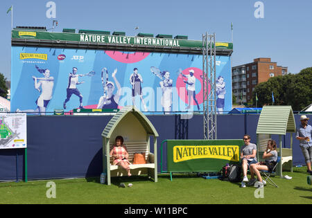 Eastbourne, Royaume-Uni. 29 juin 2019. Temps parfait pour regarder le tennis, si peut-être un peu chaud pour jouer - à Nature Valley International tennis dans le Devonshire Park. Banque D'Images