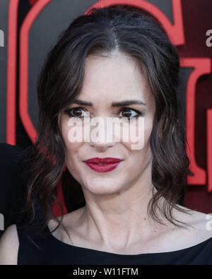 SANTA MONICA, LOS ANGELES, CALIFORNIE, USA - Le 28 juin : Winona Ryder actrice arrive à la première mondiale de la 'Stranger Netflix choses' Saison 3 tenue à Santa Monica High School le 28 juin 2019 à Santa Monica, Los Angeles, Californie, États-Unis. (Photo par Xavier Collin/Image Press Office) Banque D'Images