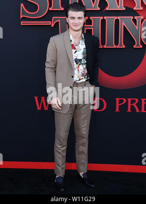 Santa Monica, États-Unis. 28 Juin, 2019. SANTA MONICA, LOS ANGELES, CALIFORNIE, USA - Le 28 juin : l'acteur Joe Keery arrive à la première mondiale de la 'Stranger Netflix choses' Saison 3 tenue à Santa Monica High School le 28 juin 2019 à Santa Monica, Los Angeles, Californie, États-Unis. (Photo par Xavier Collin/Image Crédit : Agence de Presse) L'agence de presse Image/Alamy Live News Banque D'Images