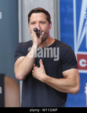 New Yokr, NY, USA. 28 Juin, 2019. Walker Hayes effectue à FOX & Friends All-American Série de concerts d'été à New York le 28 juin 2019. Credit : Rw/media/Alamy Punch Live News Banque D'Images