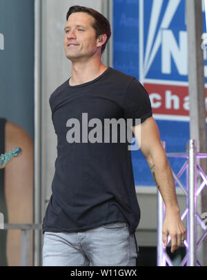 New Yokr, NY, USA. 28 Juin, 2019. Walker Hayes effectue à FOX & Friends All-American Série de concerts d'été à New York le 28 juin 2019. Credit : Rw/media/Alamy Punch Live News Banque D'Images