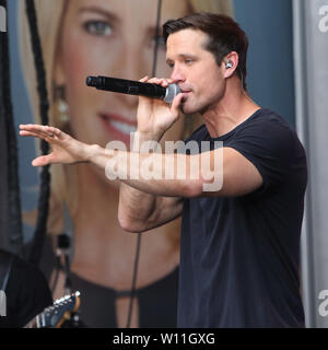 New Yokr, NY, USA. 28 Juin, 2019. Walker Hayes effectue à FOX & Friends All-American Série de concerts d'été à New York le 28 juin 2019. Credit : Rw/media/Alamy Punch Live News Banque D'Images