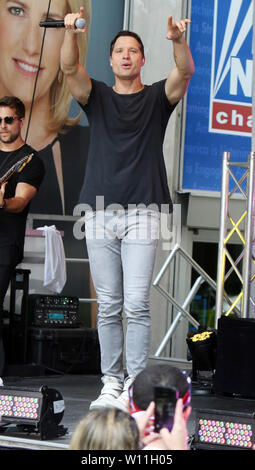 New Yokr, NY, USA. 28 Juin, 2019. Walker Hayes effectue à FOX & Friends All-American Série de concerts d'été à New York le 28 juin 2019. Credit : Rw/media/Alamy Punch Live News Banque D'Images