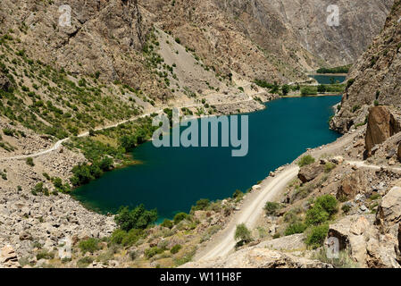 Le magnifique lac sept trekking destination. Vue sur le lac numéro un de la montagnes du ventilateur au Tadjikistan, en Asie centrale. Banque D'Images