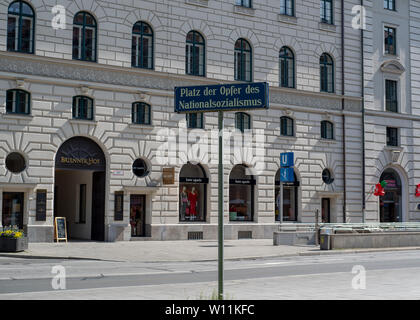 Munich, Bavière, Allemagne - le 18 mai 2019. Signe, flamme éternelle, Platz der Opfer des Nationalsozialismus, victimes du Socialisme National Memorial Banque D'Images