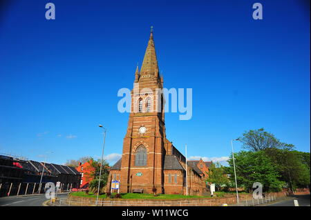 Images de Bootle bâtiments. L'hôtel de ville,l'Église du Christ et la triade des capacités Plus St Chads Kirkby et l'Église l'église paroissiale de Huyton Huyton. Banque D'Images