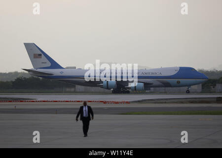 Osan, Seoul, Corée du Sud. 29 Juin, 2019. 29 juin 2019-Osan, en Corée du sud-US Airforce One a atterri à la base aérienne militaire à Osan, en Corée du Sud. Donals Trump a deux jour prévu visiter la Corée du Sud. Et il est d'aller à la colline de flèche (DMZ) demain matin au moment de la Corée du Sud. Credit : Ryu Seung-Il/ZUMA/Alamy Fil Live News Banque D'Images