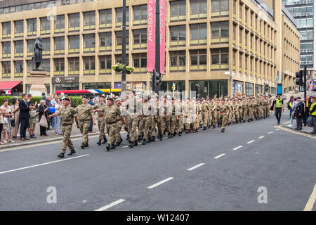 Glasgow, Ecosse, Royaume-Uni. 29 Juin, 2019. Une parade dans les rues de Glasgow à partir de la rue Holland à George Square, dans la célébration de la Journée nationale des Forces armées. Credit : Skully/Alamy Live News Banque D'Images