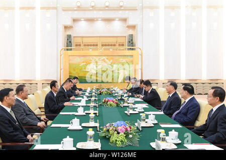 Beijing, Chine. 28 Juin, 2019. Wang Yang, président de la Conférence consultative politique du peuple chinois (CCPPC) Comité National, se réunit avec Kim Su Wan, président du Comité central du Front démocratique pour la réunification nationale de la République populaire démocratique de Corée (RPDC) à Beijing, capitale de Chine, le 28 juin 2019. Credit : Shen Hong/Xinhua/Alamy Live News Banque D'Images