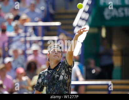 Le Devonshire Park, Eastbourne, Royaume-Uni. 29 Juin, 2019. Tournoi International de Tennis Nature Valley, des célibataires final ; Fritz Taylor (USA) sert à Sam Querrey (USA) : Action de Crédit Plus Sport/Alamy Live News Banque D'Images